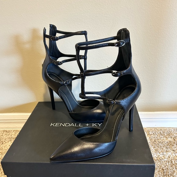 Kendall and Kylie Heels - Picture 5 of 9